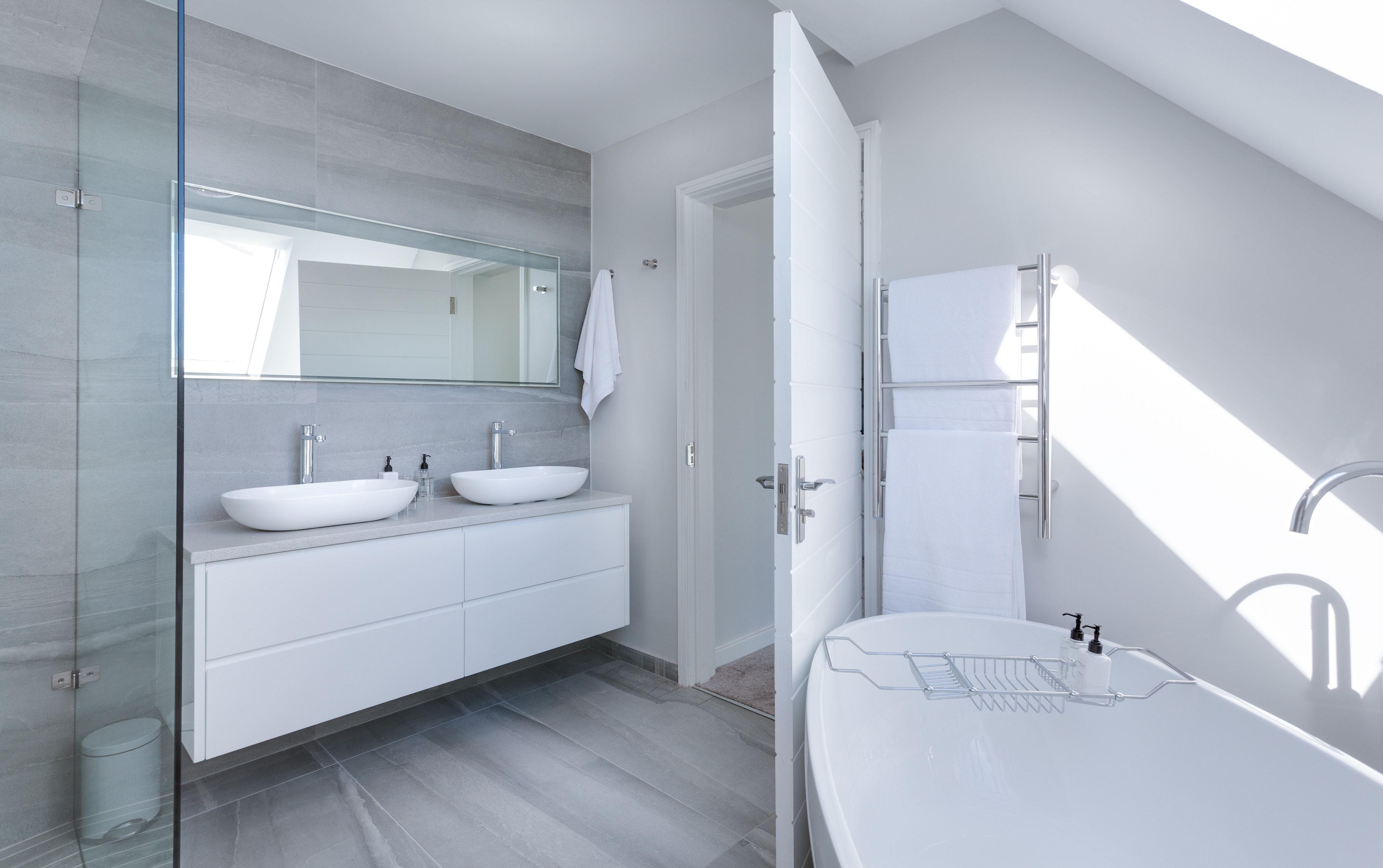 4 Reasons to Remodel Your Bathroom